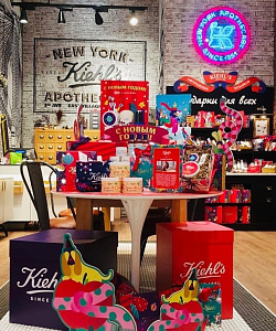 Kiehl`s Украшение витрин