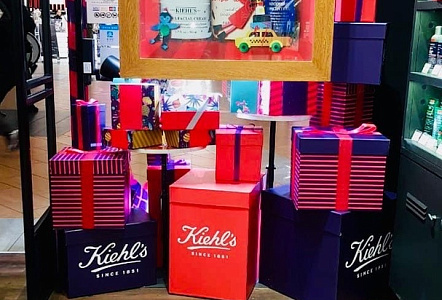 Kiehl`s Украшение витрин