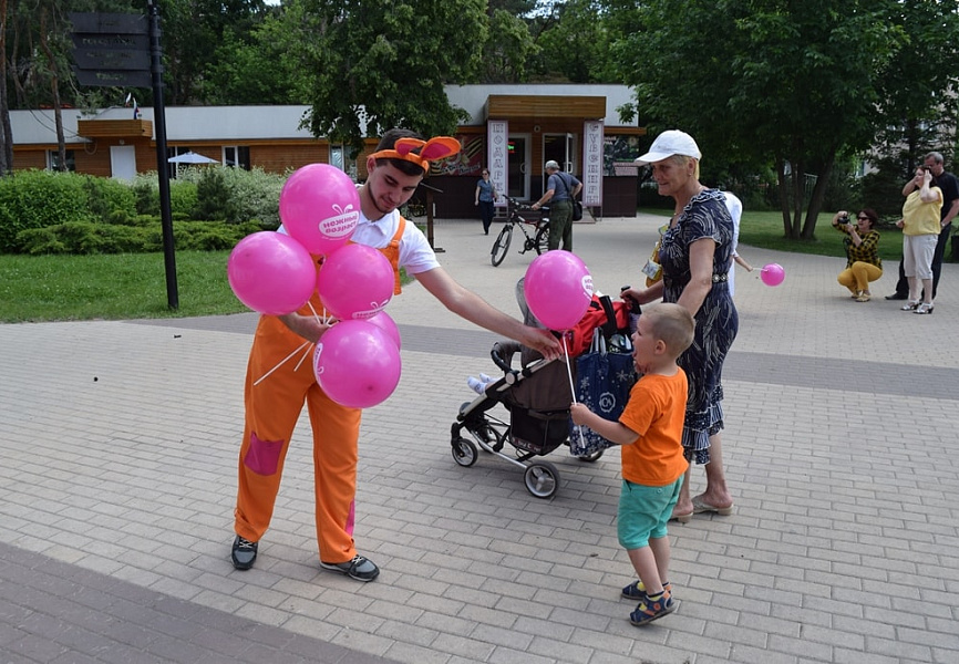 Молвест Парад колясок