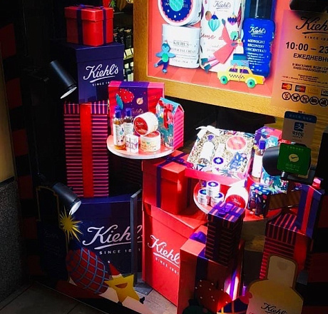 Kiehl`s Украшение витрин